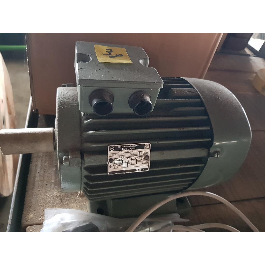 motor nr 34 VEM 380v 3f 10pk 7.5kw 955tmin (kopie)