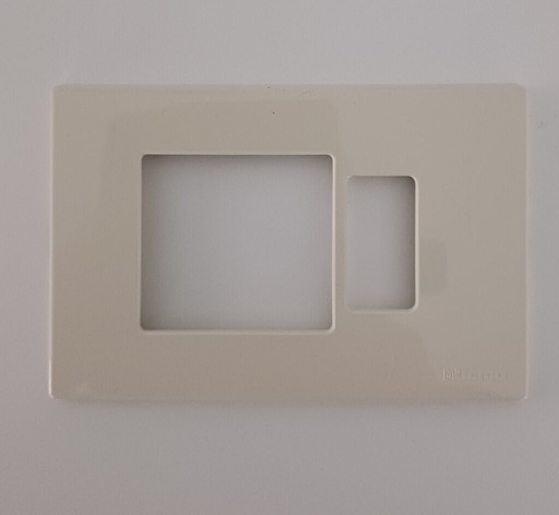 [503/41NR] Afdekraam Magic voor stopcontact en schakelaar ref. 503S/41nr ivoorkleur oud model 
