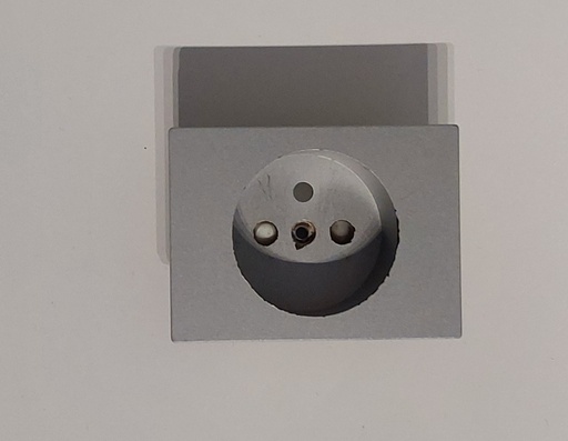 [4-330] da Vinci Sterling centraal plaatje voor stopcontact met aarding en veiligheid, 28,5mm (gebruikt)